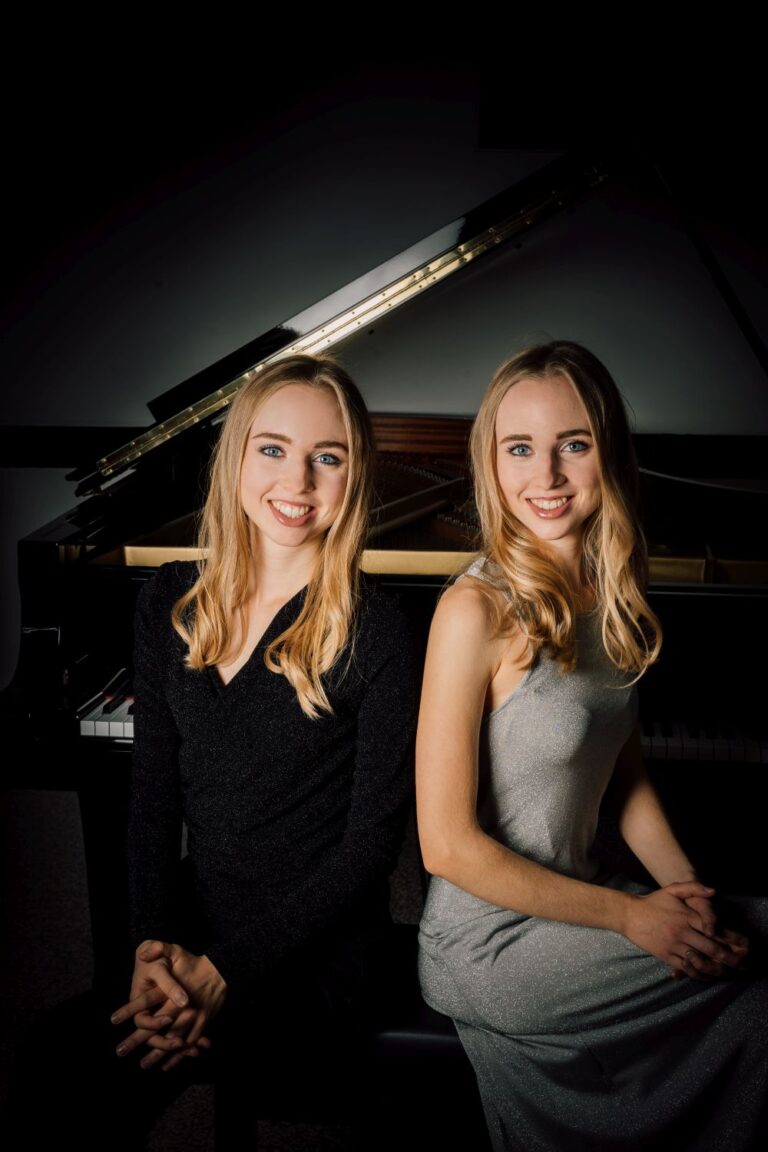 Eleonora and Beatrice Dallagnese