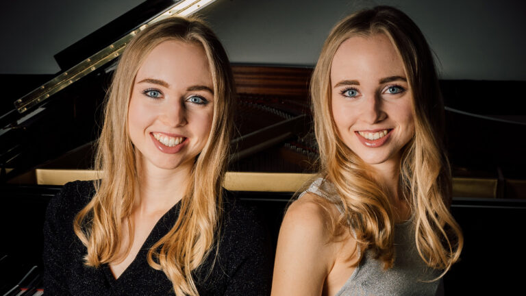 Eleonora and Beatrice Dallagnese