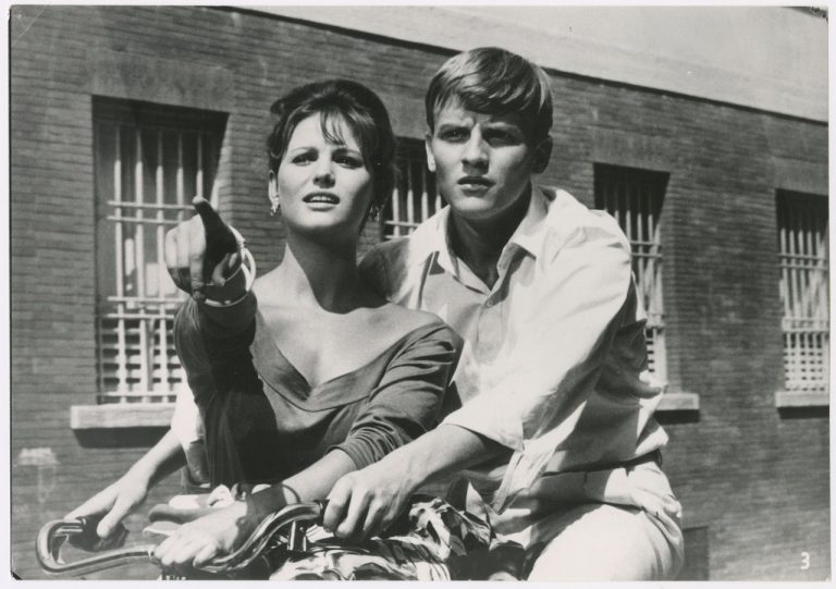 La ragazza con la valigia (c) Fotoarchiv Arsenal Filmisntitut e.V.