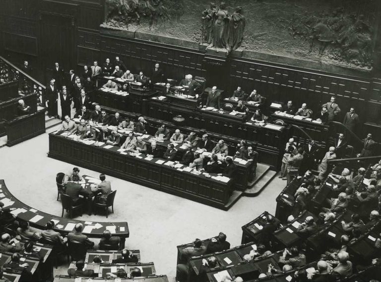Assemblea Costituente a Montecitorio, 25 06 1946