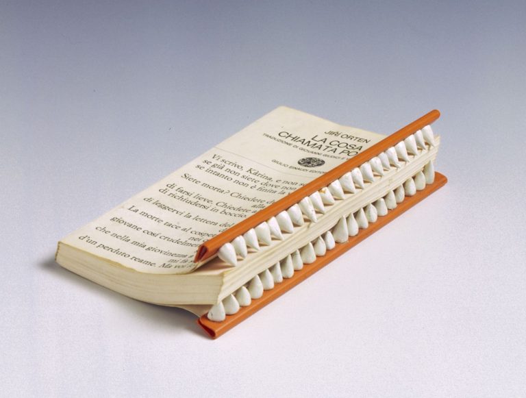 Dentiera per libro, 1971, materiali vari